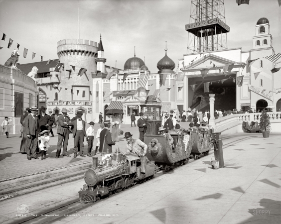 Photo showing: All Aboard: 1905 -- The miniature railway, Coney Island.
