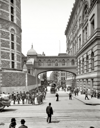 Photo showing: The Bridge of Sighs -- New York City circa 1905. Passage named after a similar span in Venice connected the Tombs prison and Criminal Courts.