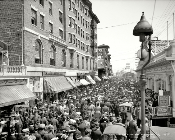 Photo showing: The Boardwalk: 1905 -- The Boardwalk parade, Atlantic City, New Jersey, April 1905.