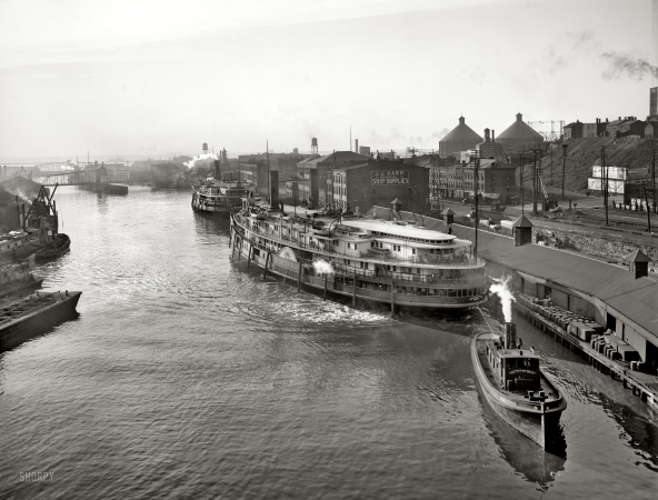 Photo showing: City of Cleveland -- Cleveland, Ohio, circa 1905. Cuyahoga River from the Viaduct. The sidewheeler City of Cleveland.