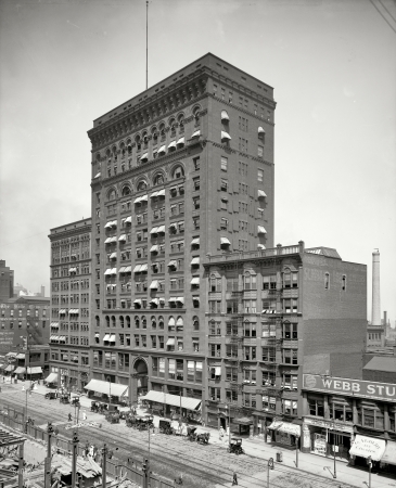 Photo showing: Cleveland Highrise -- New England Building, Euclid Avenue, circa 1908. 