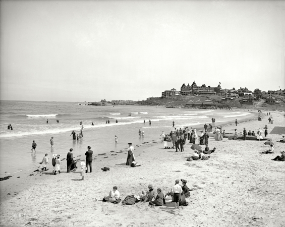 Photo showing: Nantasket Beach -- Atlantic House and surf bathers. Massachusetts, circa 1905.