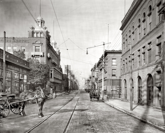 Photo showing: Houghton, Michigan -- Shelden Street, circa 1906.