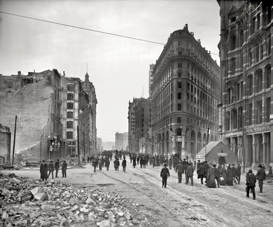 Photo showing: Amid the Ruins -- San Francisco after the earthquake, 1906. Up Market Street from Montgomery Street.