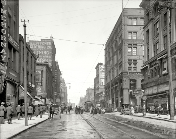 Photo showing: Walnut Street, K.C. -- Kansas City, Missouri, circa 1906. Walnut Street.