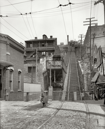 Photo showing: Mount Adams Incline -- Cincinnati, Ohio, circa 1906. Mount Adams incline. A closeup of one of Cincy's famous incline railway lines.