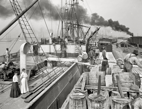 Photo showing: Gulfport, Mississippi -- Steamer loading resin, circa 1906.