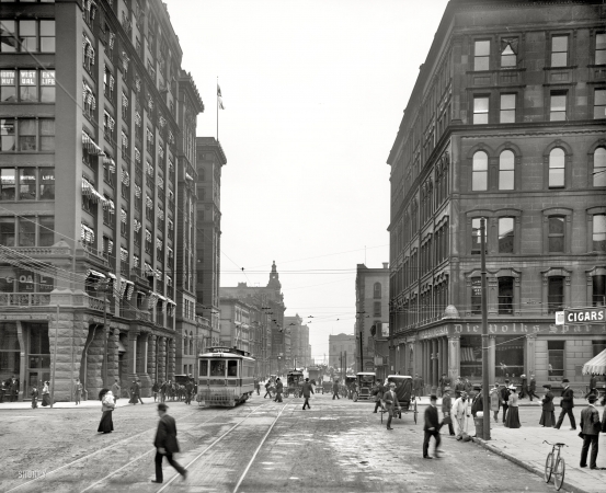 Photo showing: Busy Corner -- Detroit circa 1906. Griswold Street at Fort.