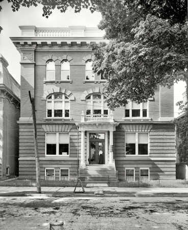Photo showing: Poughkeepsie YWCA -- Poughkeepsie, New York, circa 1906. Young Women's Christian Association.