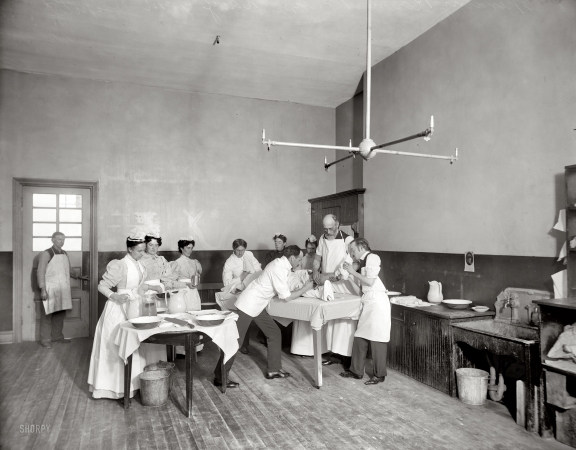 Photo showing: Naval Operation -- New York circa 1900. Operating room, Brooklyn Navy Yard Hospital.