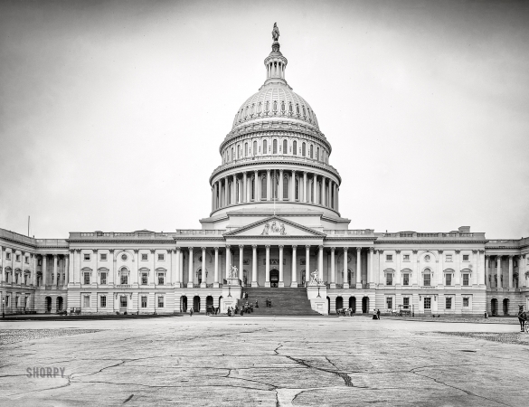 Photo showing: The Capitol: 1902 -- Washington, D.C. United States Capitol, East Front, central part of building.