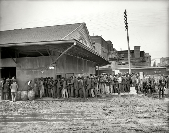 Photo showing: Payday on the Levee II -- New Orleans circa 1906.