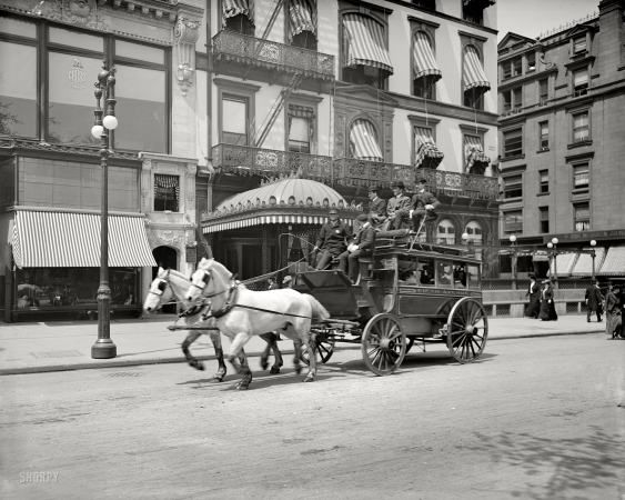 Photo showing: Fifth Avenue Stage -- New York circa 1900. A Fifth Avenue stage.