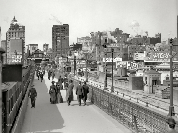 Photo showing: Manhattan Billboards -- The Brooklyn Bridge Promenade and Manhattan Terminal in 1907.