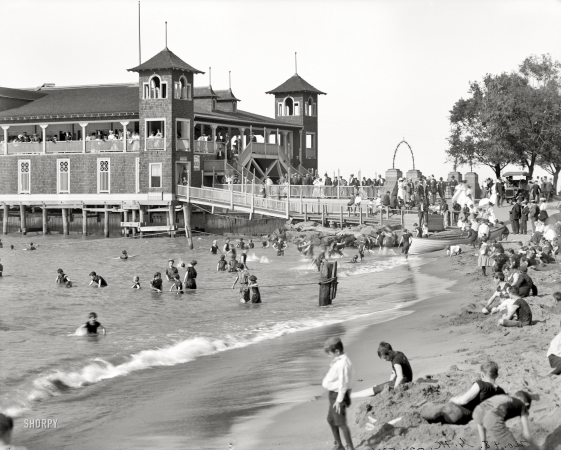 Photo showing: Gordon Park -- Cleveland, Ohio, circa 1908. Bathing scene, Gordon Park.