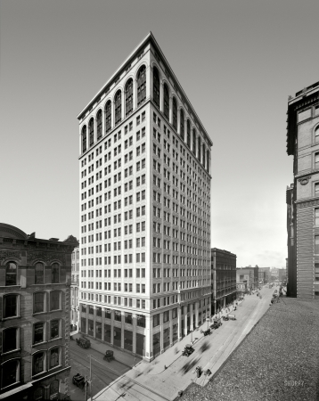 Photo showing: Sharp Skyscraper -- Detroit, Michigan circa 1910. Ford Sales Office, Griswold Street.