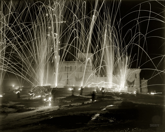 Photo showing: Ice Castle -- Upper Saranac Lake, New York, 1909. Mid-winter carnival, 'storming the fortress' .
