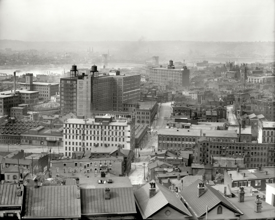 Photo showing: Acorn Buggy Co. -- Circa 1909. Cincinnati from Mount Adams.