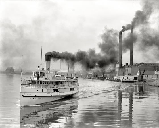 Photo showing: Steamer Leaving Toledo -- Circa 1912. White Star steamer Owana leaving for Detroit.