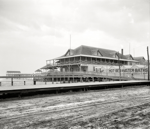 Photo showing: Wildwood Casino -- Casino and pier, Wildwood, New Jersey, circa 1910.