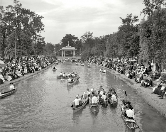 Photo showing: Music on the Canal: 1907 -- Band concert on Grand Canal, Belle Isle Park, Detroit.