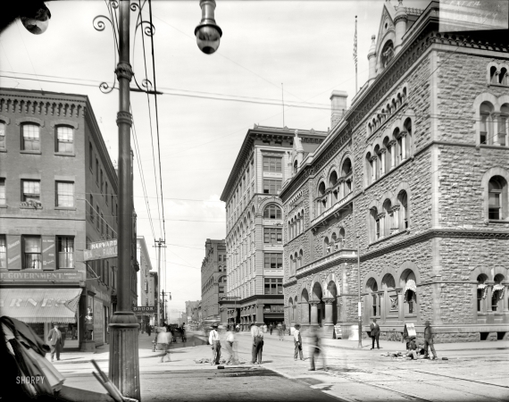 Photo showing: Fayette Street -- Syracuse, New York, circa 1910. Post Office, Fayette Street from Warren.
