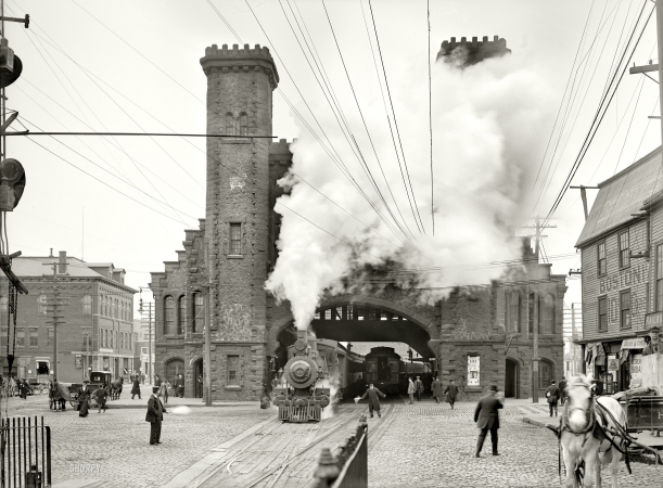 Photo showing: Locomotive Breath -- Boston and Maine Railroad depot, Riley Plaza, Salem, Massachusetts, circa 1910.