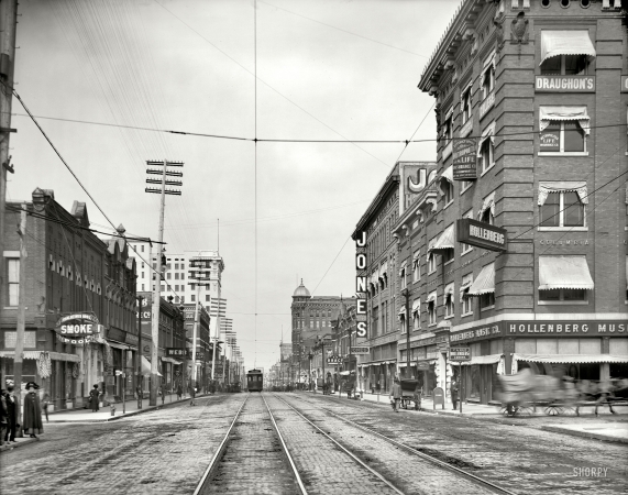 Photo showing: Little Rock Main Street -- Little Rock, Arkansas, circa 1910. Main Street north from Sixth.