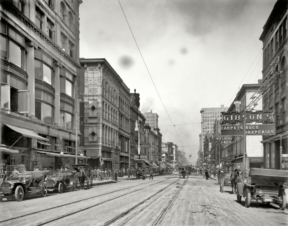 Photo showing: Memphis: 1910 -- Memphis again circa 1910. Main Street, north from Gayoso Avenue.