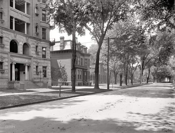 Photo showing: Second Avenue -- Detroit, Michigan, circa 1900.