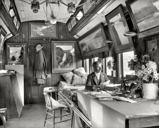 Photo showing: DPC Special -- 1902 or earlier. Detroit Photographic Co. Special -- William Henry Jackson
seated at table in Delaware, Lackawanna & Western Railroad car.