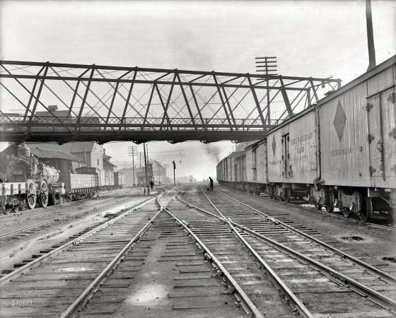 Photo showing: Bloomington Yards -- Bloomington, Illinois, circa 1900. Track to be straightened in the Bloomington yards.