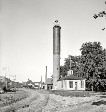 Photo showing: Dwight Tower -- Water tower in Dwight, Illinois, circa 1900.