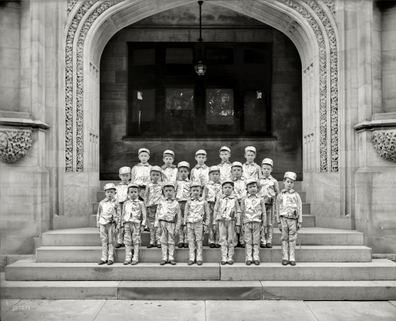 Photo showing: Kiddies Foiled -- Detroit circa 1905. Schoolboys, Saints Peter and Paul Academy, 64 Parsons St.