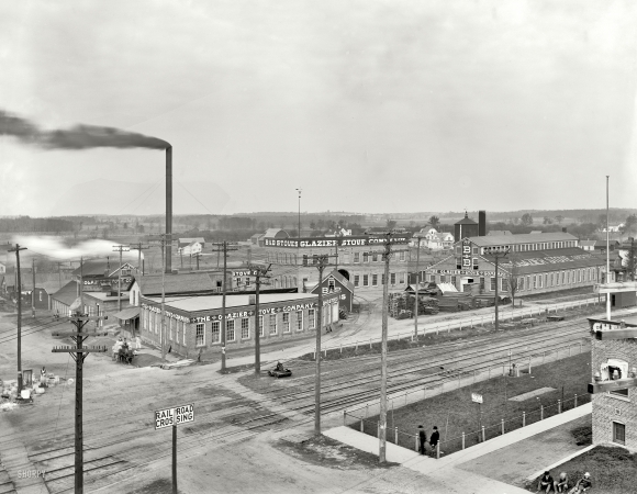 Photo showing: Factoryville -- Chelsea, Michigan, circa 1901. Glazier Stove Company, general view.