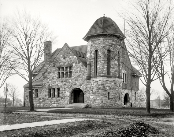 Photo showing: Michigan Normal -- Ypsilanti, Michigan, circa 1902. Starkweather Hall, Students' Christian Association, Michigan State Normal College. 
