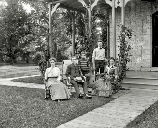 Photo showing: Classic Rockers -- Grosse Ile, Michigan, circa 1900. Group at Rio Vista. 