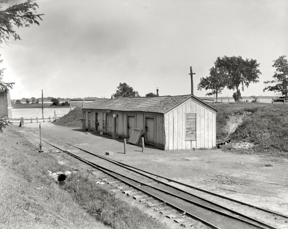 Photo showing: Sunnyside Station -- Circa 1900. Railway depot at Grosse Ile, Michigan.