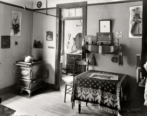 Photo showing: Tidy Tenement -- New York tenement circa 1905.
