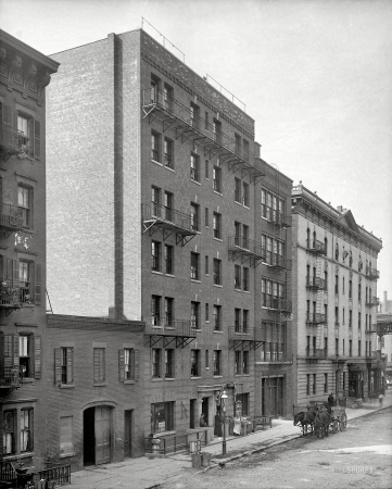 Photo showing: East Side Story -- Exterior of tenement house, East 40th Street, New York City circa 1905.