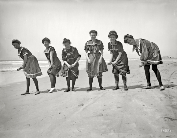Photo showing: Wring Out the Old -- The Jersey Shore circa 1905. A wringing match.