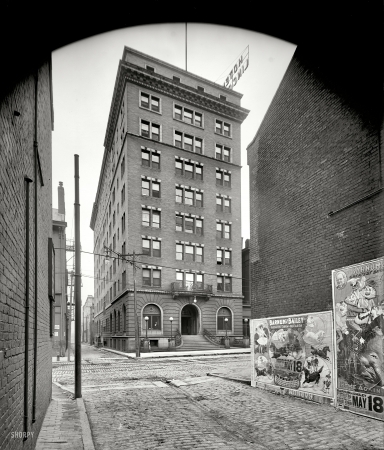 Photo showing: Hotel Lincoln -- Pittsburgh, 1904. Also: circus posters.