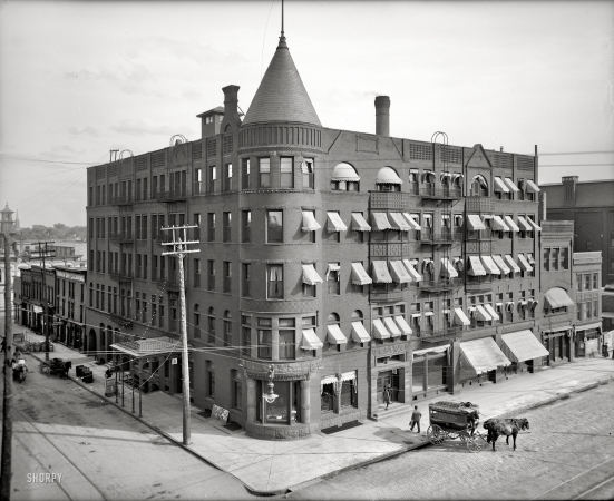 Photo showing: Hotel Vincent -- Saginaw, Michigan, circa 1905.