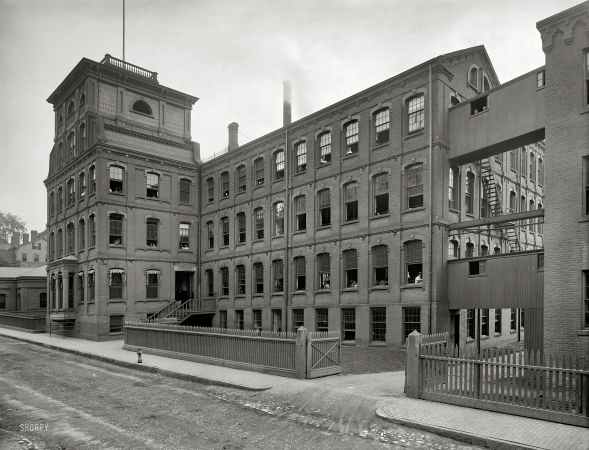 Photo showing: Smith and Wesson -- Springfield, Massachusetts, circa 1908. Smith & Wesson factory.