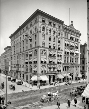 Photo showing: The Worthy Hotel -- Springfield, Massachusetts, circa 1908.