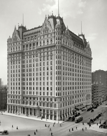Photo showing: Plaza Hotel -- Fifth Avenue, New York circa 1910.