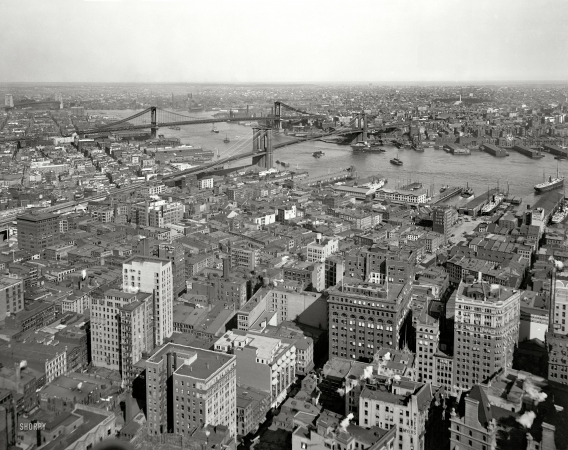 Photo showing: East River Bridges -- New York circa 1910, looking east from the Singer Tower.