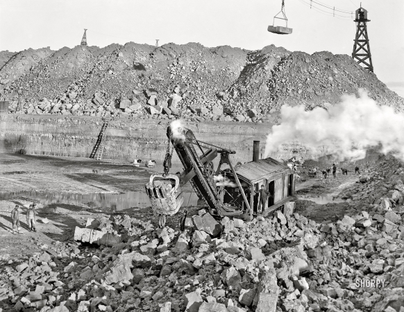 Photo showing: Mike Mulligan: 1910 -- Livingstone Channel -- steam shovel removing rock loosened by dynamite.