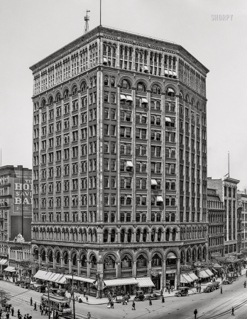 Photo showing: The Majestic: 1910 -- The Majestic Building -- Woodward and Michigan Avenues, Detroit.