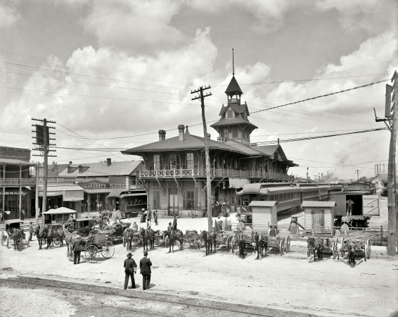 Photo showing: Pensacola Depot -- Pensacola, Florida, circa 1910. Louisville and Nashville Railway station.